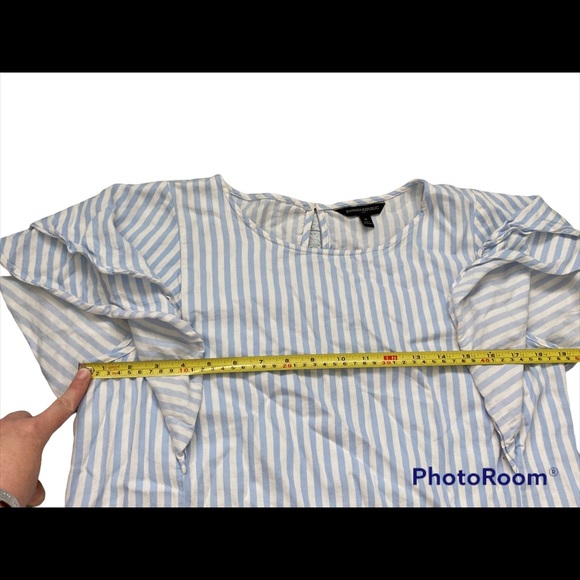 𝅺Banana Republic blue and white stripe flutter ruffle sleeve blouse - Picture 7 of 7